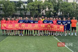 李璇：半场来看中国香港队踢得不差，比上个月的国足更有活力